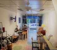 Lobby 3 Naret Coliving - Hostel - Adults Only