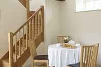 Bedroom Manor Farm Courtyard Cottages