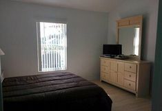 Bedroom 3 Lovely 4 Bedroom Home - 382