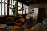 Bar, Cafe and Lounge Charming Suites Jan Zonder Vrees