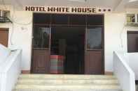 Luar Bangunan Hotel White House