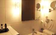 In-room Bathroom 5 Stadthotel Alsfeld