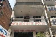 Bên ngoài New White House Tikamgarh