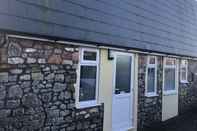 Exterior Worship Farm accommodation