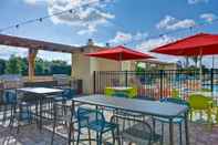 พื้นที่สาธารณะ Home2 Suites Sarasota I-75 Bee Ridge, FL