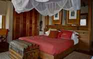 Bedroom 5 Zangarna Game Lodge