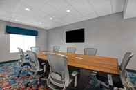 Functional Hall Hampton Inn & Suites Farmers Branch Dallas