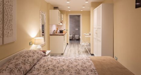 Others 2 Carla's Rooms with Private Bathroom & Kitchen