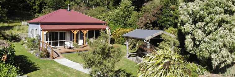 Exterior Loch Sloy Farmstay