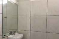 Toilet Kamar Shingos Backpackers