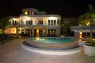 Exterior Luxury Villa in Sosua Center - 7 Beds/7 Baths