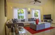 Common Space 4 Private Villa! All Bedrooms /w TVs and in Livingroom