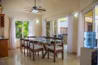 Restaurant Private Villa! All Bedrooms /w TVs and in Livingroom