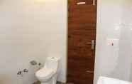 In-room Bathroom 2 Hotel Shahi Haveli