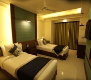 Bilik Tidur 4 The Pinnacle INN Sarnath