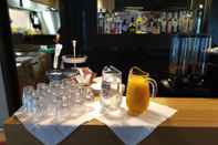 Bar, Kafe, dan Lounge Hotel ZwiBack