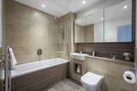 Phòng tắm bên trong Trevillion Mansions Chiswick