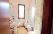 In-room Bathroom 2 Pognana Luxury Apartment n.2 - 4 people