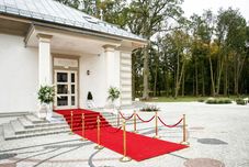 公共空間 Zespol Palacowo-Parkowy w Dabrowce