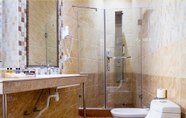 In-room Bathroom 5 Hotel Zhibek Zholy