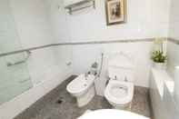 Toilet Kamar Manazil Al Madinah Hotel