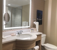 In-room Bathroom 3 Havasu Landing Resort & Casino