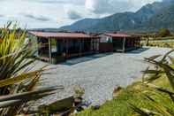 Exterior Te Awa Cottages