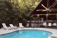 Swimming Pool Blessed Nest 1 Bedroom Cabin by Redawning