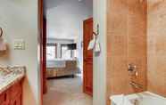 In-room Bathroom 2 Premier Red Hawk Lodge 2 Br~walk To Slopes~kids Ski Free 2 Bedroom Condo by Redawning