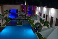 Swimming Pool Softstone Resort