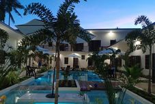 Swimming Pool Softstone Resort