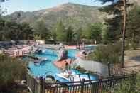 Swimming Pool Camping RCN Les Collines de Castellane