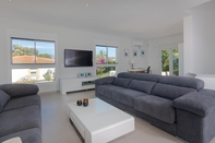 Common Space Villa Near Beach In Marbella