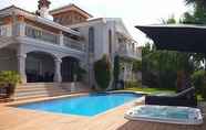 Swimming Pool 2 Luxury Villa With Pool & Jacuzzi