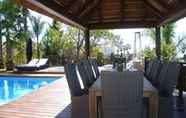 Restoran 5 Luxury Villa With Pool & Jacuzzi