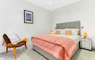 Kamar Tidur 5 Portrush Luxury Apartments Curran Gate