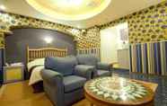 Kamar Tidur 7 Hotel LaLa PAT2 - Adults Only