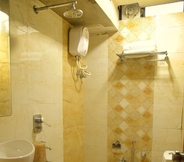 Toilet Kamar 3 Royal Palms