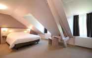 Bedroom 6 Hotel Les Champs