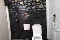 In-room Bathroom Aurora Villa - Hostel