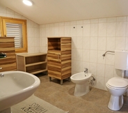 In-room Bathroom 3 Villa Korculaholidays