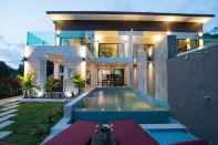 Kolam Renang The Elegance Pool Villas