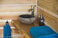 In-room Bathroom Cabanes Sainte Camelle