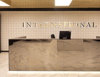 Lobby 2 Crown Internation S Collection