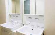 In-room Bathroom 3 Breeze Shortstay Female Only