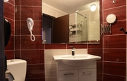 Toilet Kamar 2 Afrodita Resort & SPA