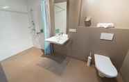 Toilet Kamar 6 Premium Apartments Thommen