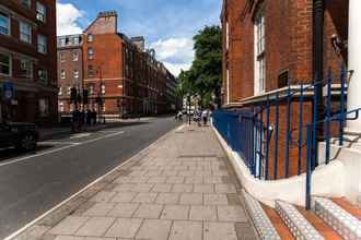 Bangunan 4 Bloomsbury Apartments by Allô Housing