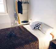 Bedroom 4 Pretty Guggenheim esencia Bilbao by Urban Hosts