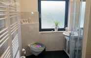 In-room Bathroom 2 Pension Ristau Haus 1